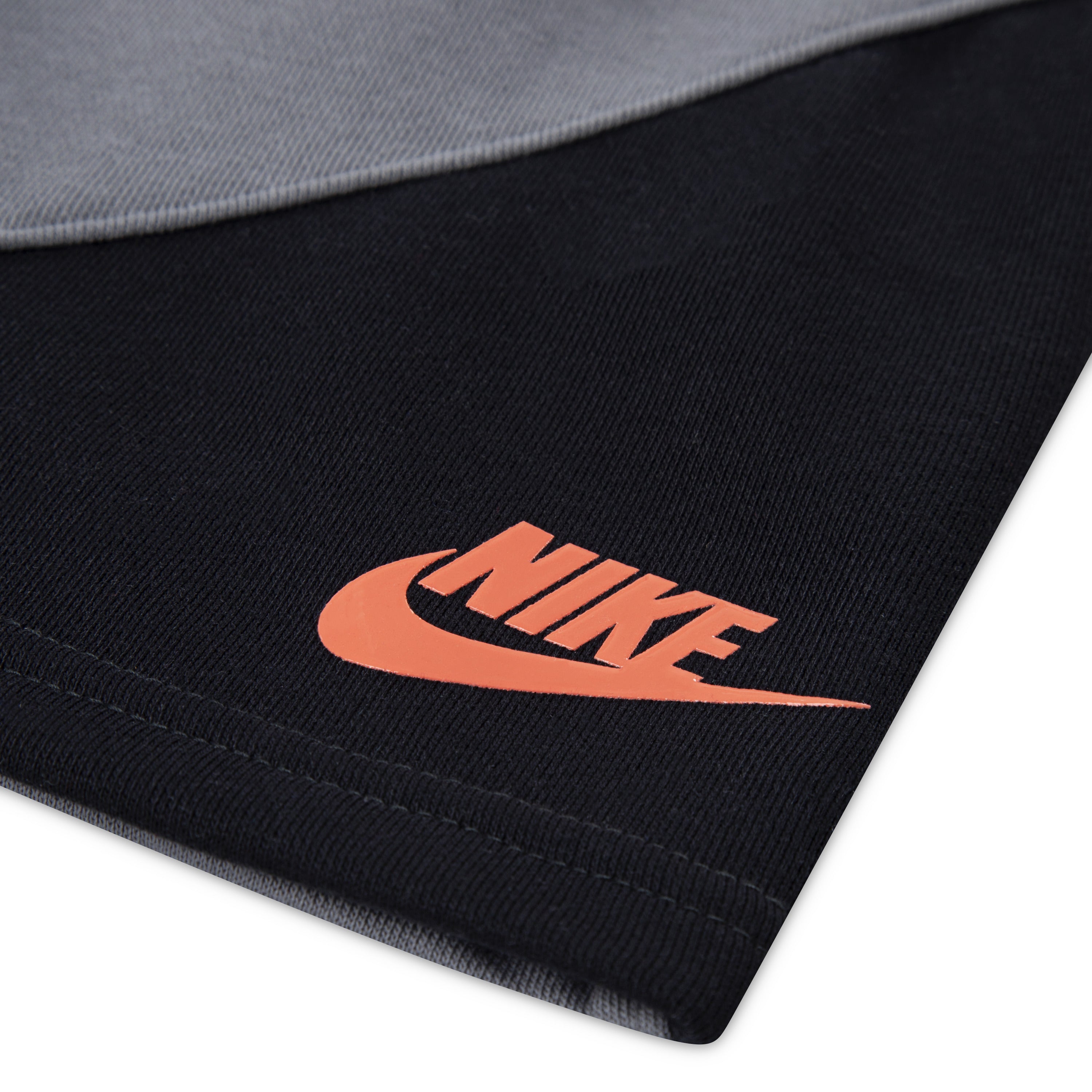 Nike Boys Sportswear On The Move FT Short (Little Kids)