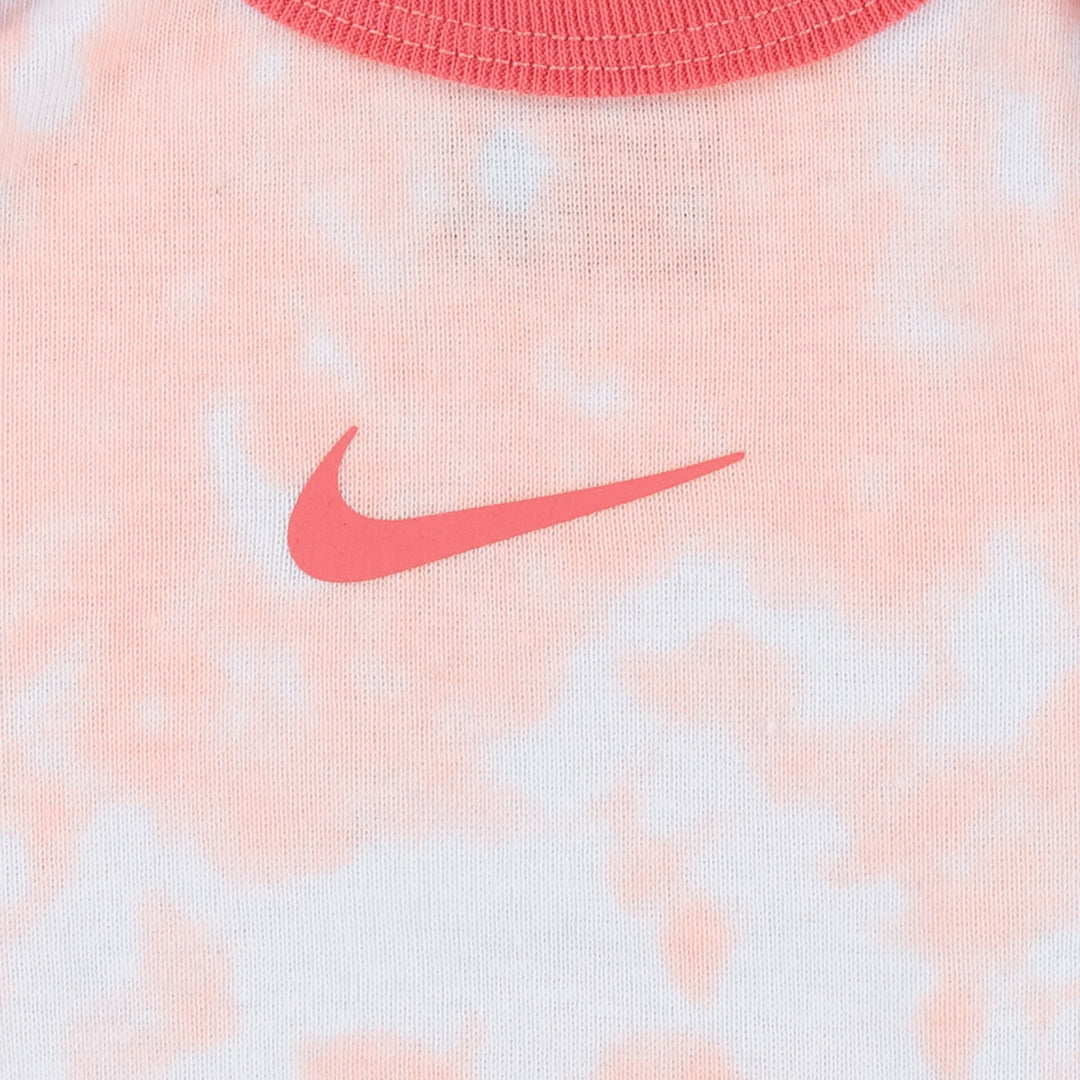 Nike 3-Piece Cloud-Dye Days Bodysuit, Hat & Bib Pink Set (Infant)