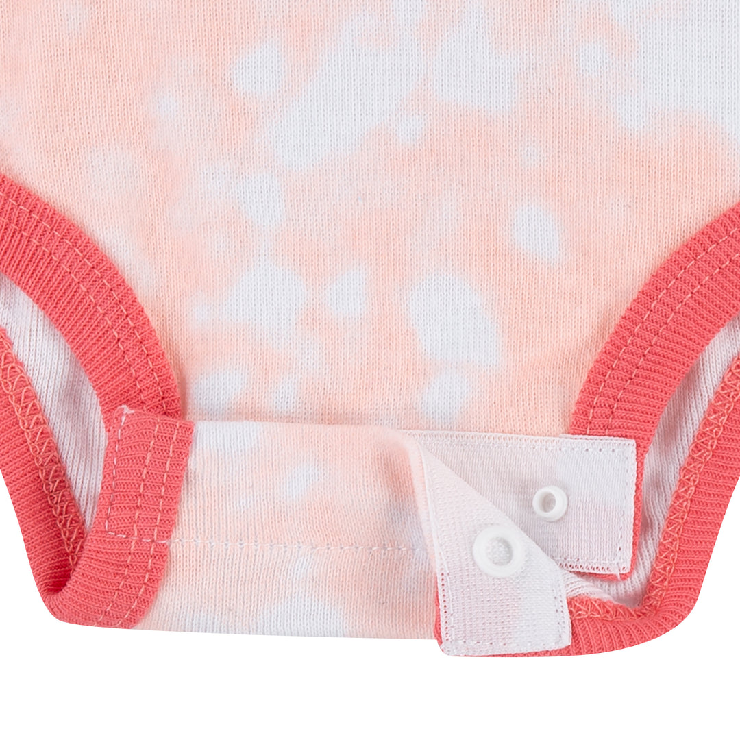 Nike 3-Piece Cloud-Dye Days Bodysuit, Hat & Bib Pink Set (Infant)