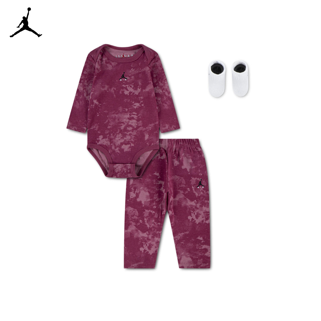 Jordan 3-Piece Acid Wash Bodysuit, Pants & Socks Box Set (Newborn)