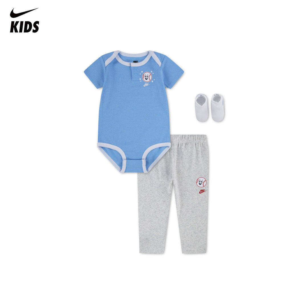 Nike Boys 3-Piece Multisport Mini Box Gift Set (Newborn)